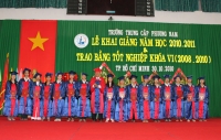 Hình ảnh lễ phát bằng tốt nghiệp cho học sinh khóa 6 (2008-2010)